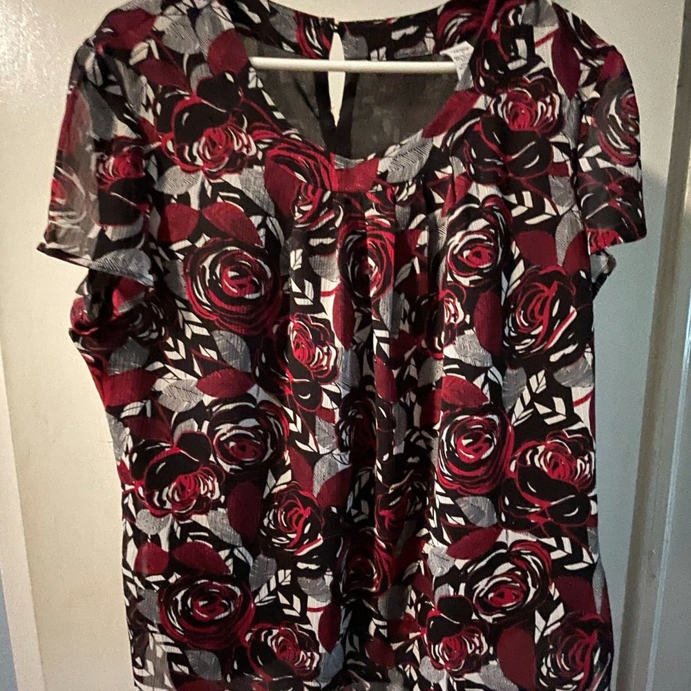 blouse - Picture 2 of 3